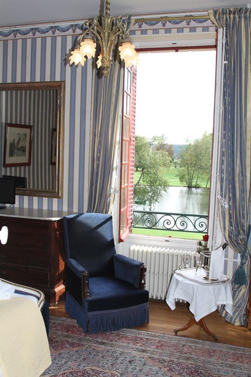Chateau Du Breuil Bed & Breakfast Gevrolles Стая снимка