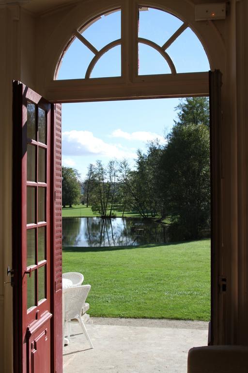 Chateau Du Breuil Bed & Breakfast Gevrolles Екстериор снимка