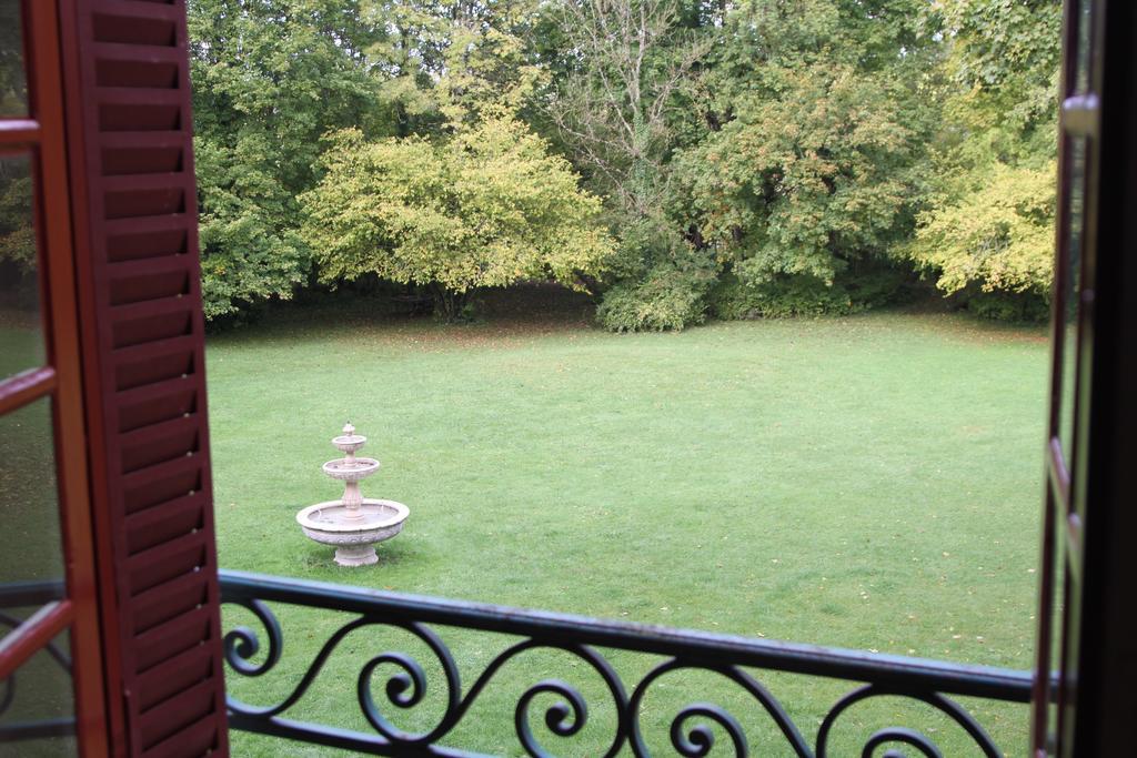 Chateau Du Breuil Bed & Breakfast Gevrolles Стая снимка